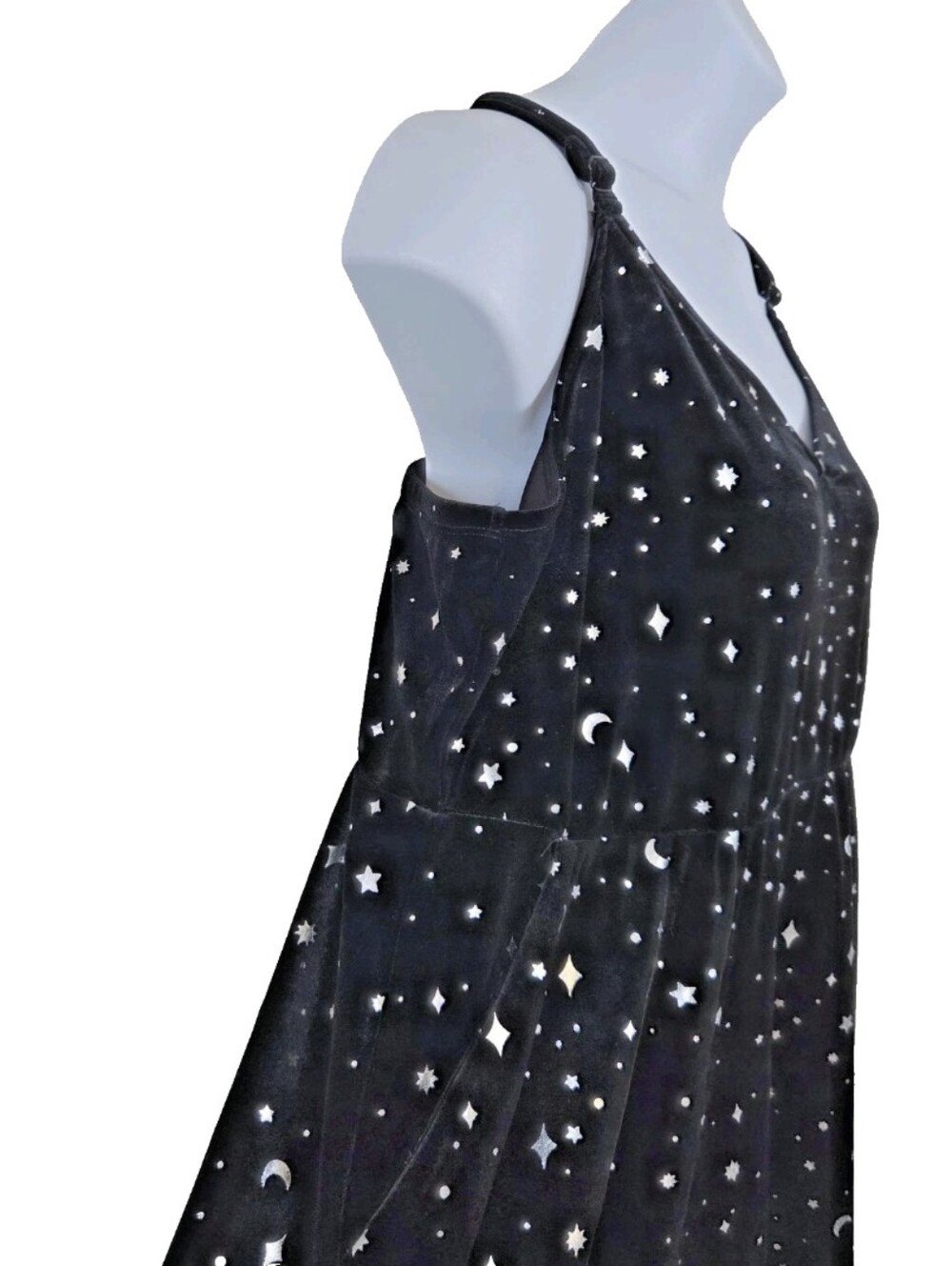 Torrid Women's 2 2X 18/20 Black Velvet Stargazer Moon Star Foil Mini Dress NWT - Picture 10 of 14